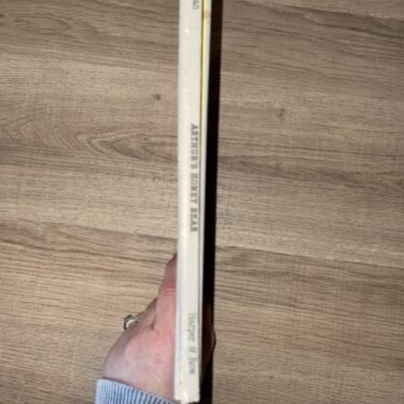 Lilliam Hoban ARTHUR'S HONEY BEAR: First Edition Hardcover ‘74, I Can Read Book - Picture 3 of 5